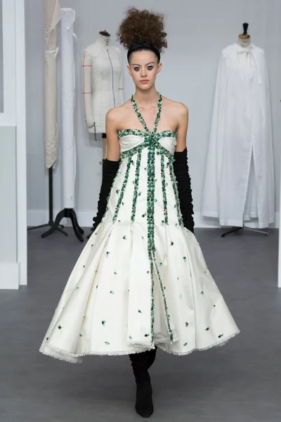 Look 70
